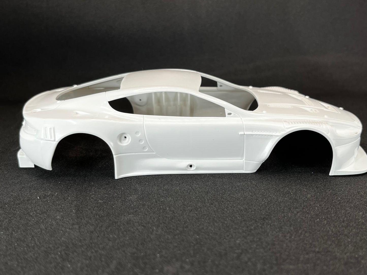 Mini-Z Aston Martin 98mm body - Unpainted